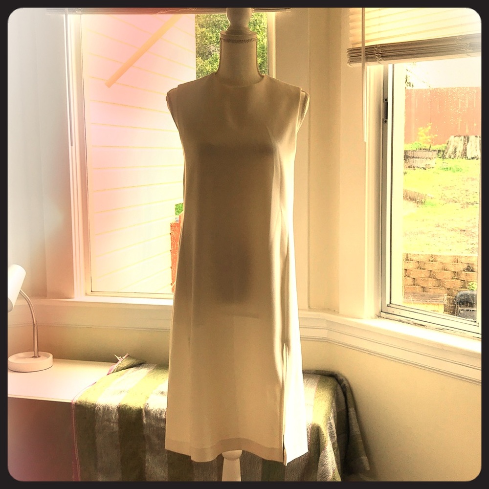 Cream/white tunic/sheath dress with 2 front slits